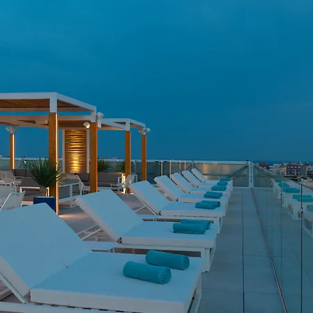 Szálloda L'azure 4* Sup Lloret de Mar