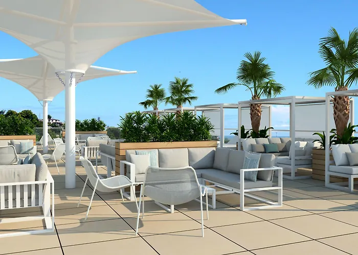 מלון L'azure 4* Sup 4*